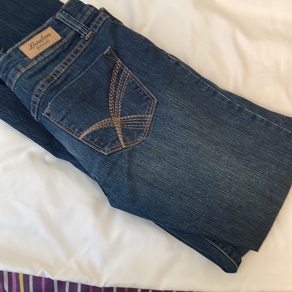Women’s jeans size 9. Bongo London brand. Skinny bottom. - Picture 3 of 9